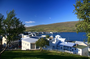 Pohled na Akureyri od kostela Akureyrarkirkja