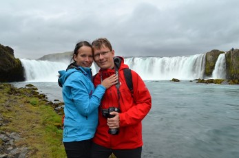 Společná fotka u vodopádu Goðafoss
