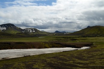 V dálce vidíme ledovec Torfajökull