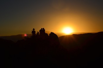 poslední sluneční paprsky ve Valle de la Luna