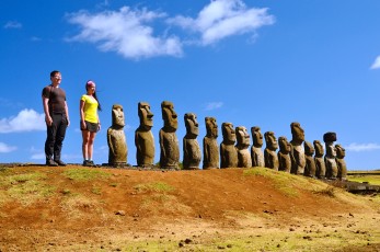 15, tedy vlastně 17 Moai na Ahu Tongariki