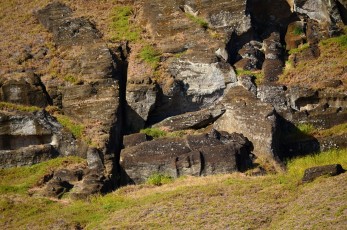 Nedodělané sochy Moai