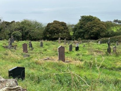 Další hřbitov