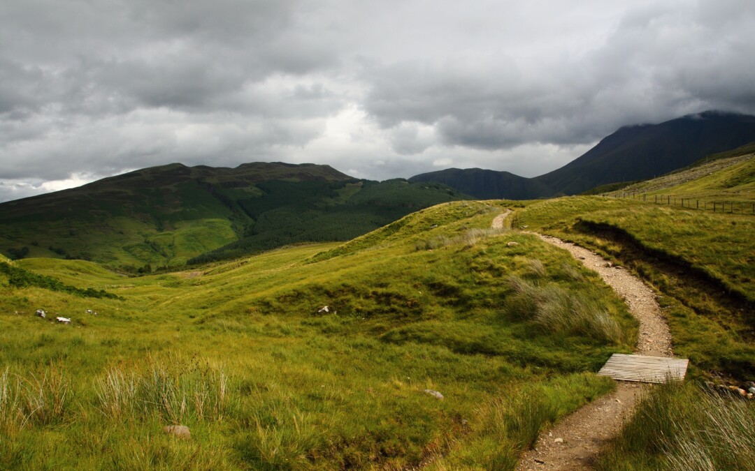 Závěrečná etapa a příchod do cíle (Kinlochleven-Fort William, WHW den 8.)