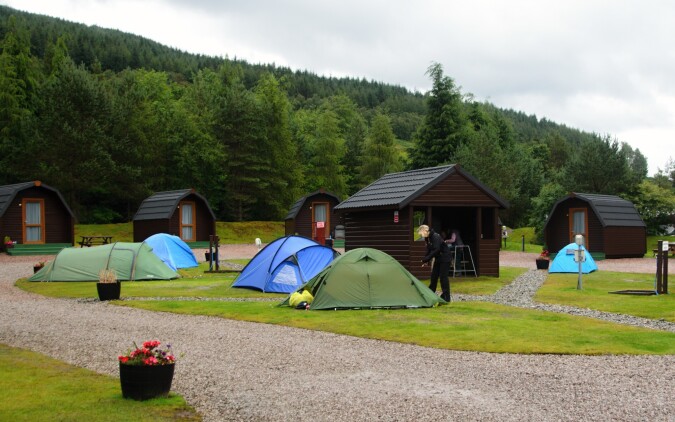 Odpočinek, bolavá noha a spousta alkoholu (Tyndrum, WHW den 5.)